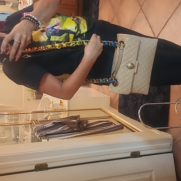 - KURT GEIGER LONDON KENSINGTON LEATHER SHOULDER BAG - Picture 10 of 11